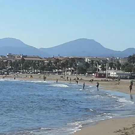 50 M De La Plage! Proche Du Centre Ville! Piscine! Vue Sur Et Montagnes! Wifi! 2 Vélos à Disposition!