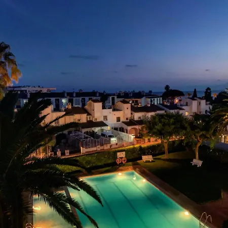 Apartament 50 M De La Plage! Proche Du Centre Ville! Piscine! Vue Sur Et Montagnes! Wifi! 2 Velos A Disposition!