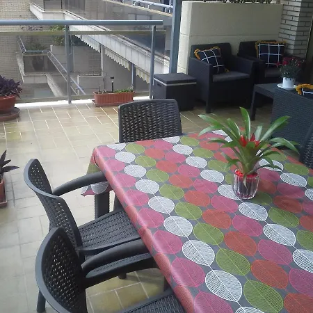 Apartment Vue: Beachfront Retreat With Pool And Access Cambrils