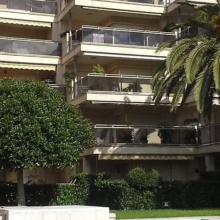 Vue: Beachfront Retreat With Pool And Access * Cambrils