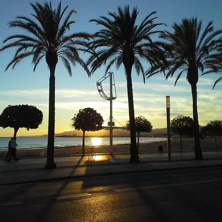 Vue: Beachfront Retreat With Pool And Access Apartment Cambrils