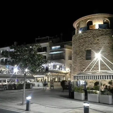 50 M De La Plage! Proche Du Centre Ville! Piscine! Vue Sur Et Montagnes! Wifi! 2 Velos A Disposition! 公寓